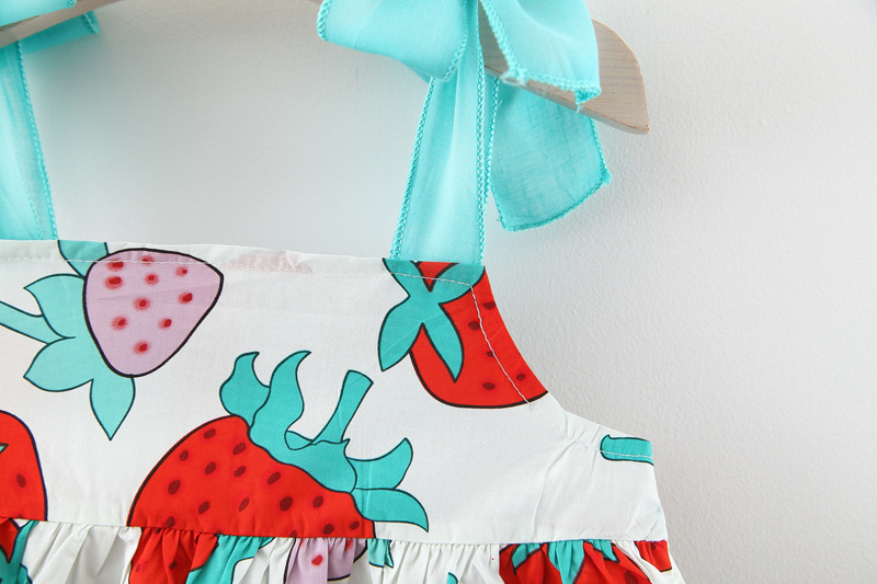 Rochita-capsunici-rosii-fundite