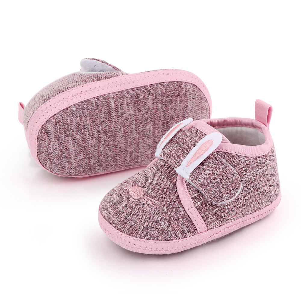 Papucei roz model iepuras