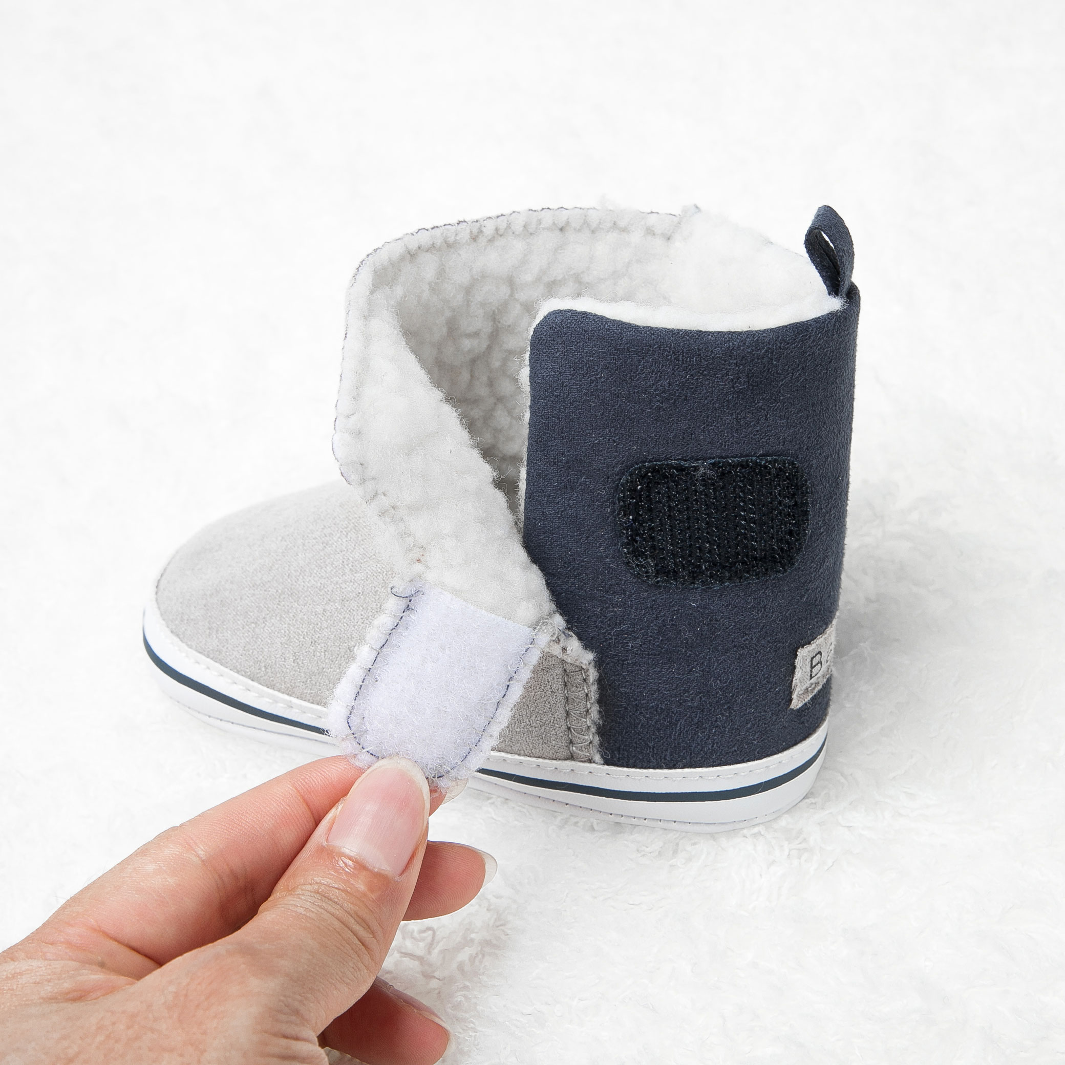 Cismulite imblanite gri bebelusi scai