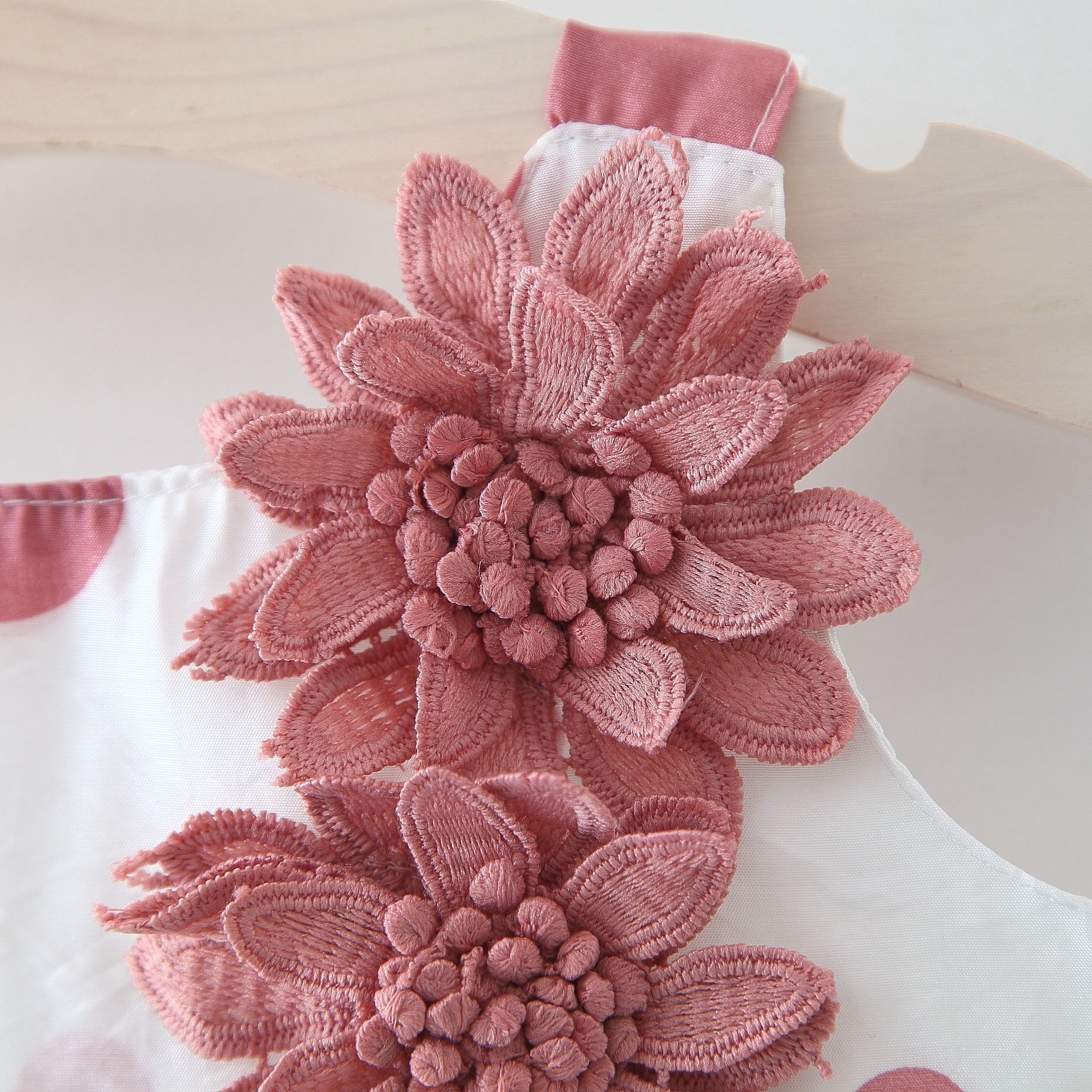 Rochita alba Medea (2)