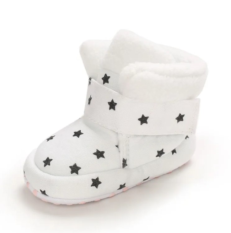 Cizmulite albe cu stelute (3)